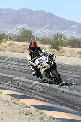 media/Dec-04-2025-Racers Edge (Thu) [[5ebc9f124d]]/3-B Group/3-Session 2 (Turn 7 Inside)/